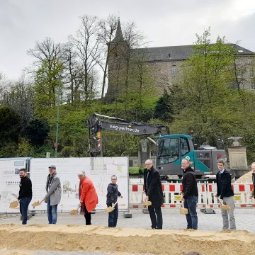 Startschuss für Bauarbeiten am Bahnhofsplatz in Hückeswagen